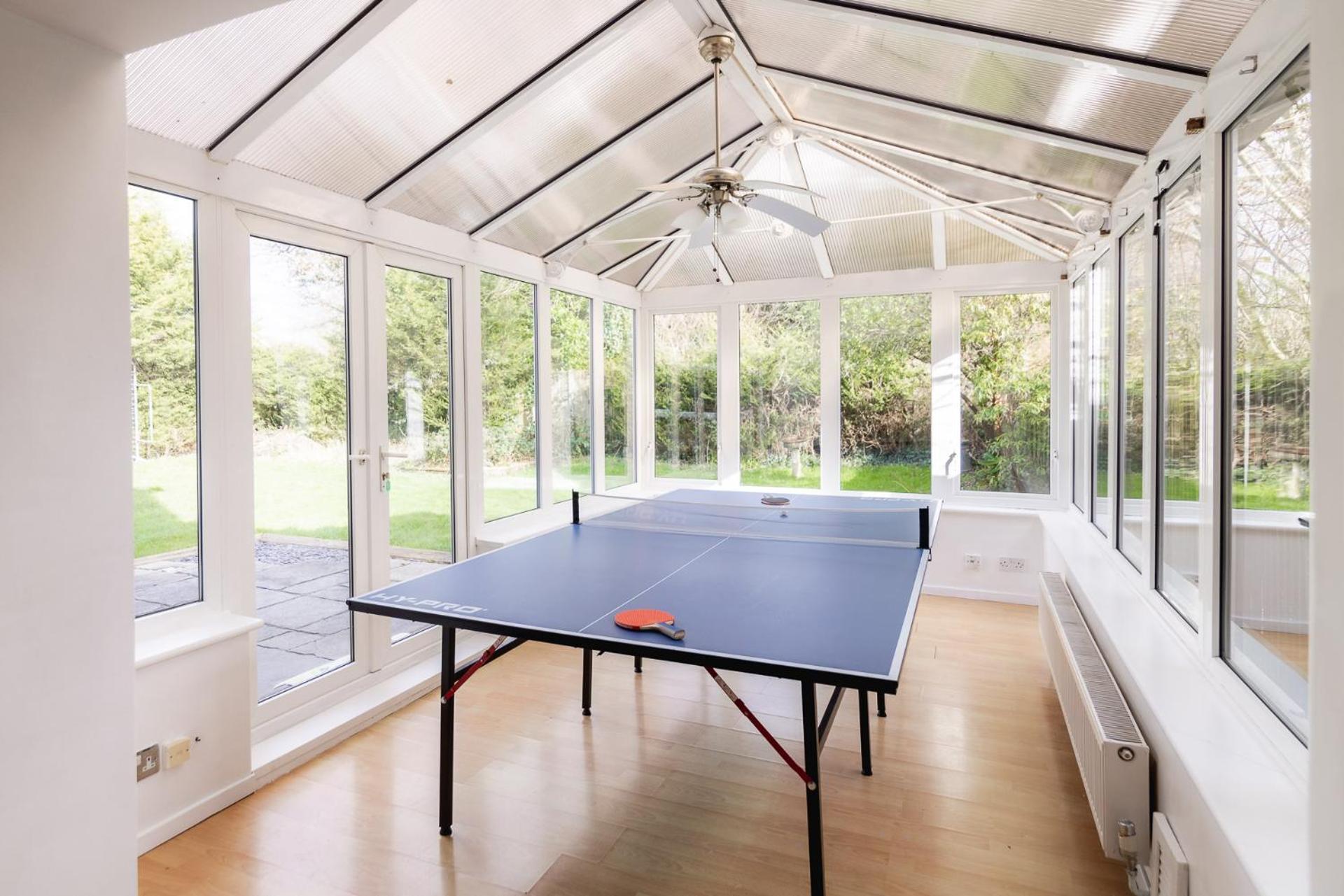 Ping-Pong Paradise ครอว์ลีย์ ภายนอก รูปภาพ
